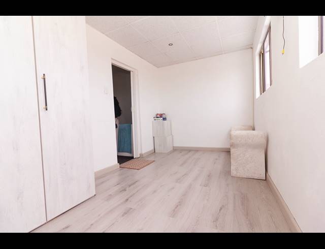 3 BEDROOM HOUSE FOR SALE IN MONTFORD